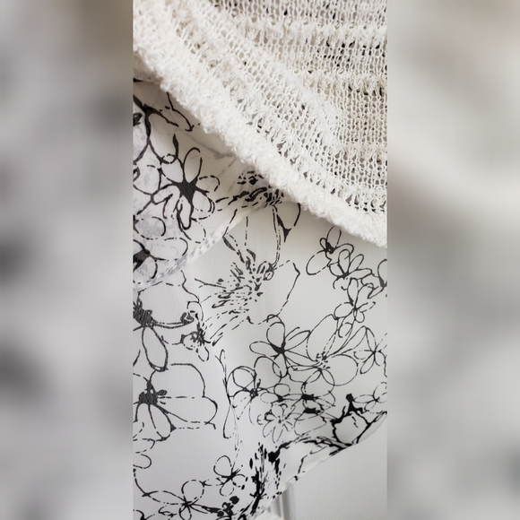 Design Lab Floral Top - Picture 4 of 5